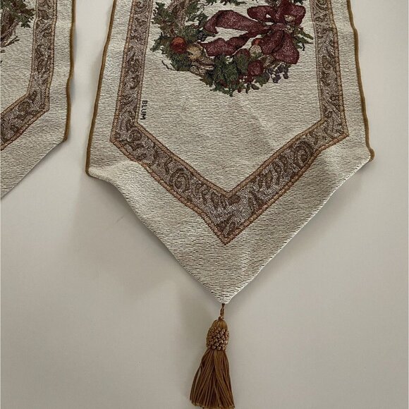 Christmas Wreath Tapestry Table Runner Cheri Blum Gold Tassels USA Made 72" x 13 - Picture 9 of 15